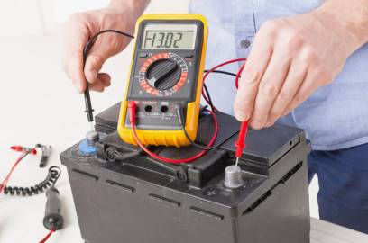 Как проверить аккумулятор (АКБ) мультиметром?